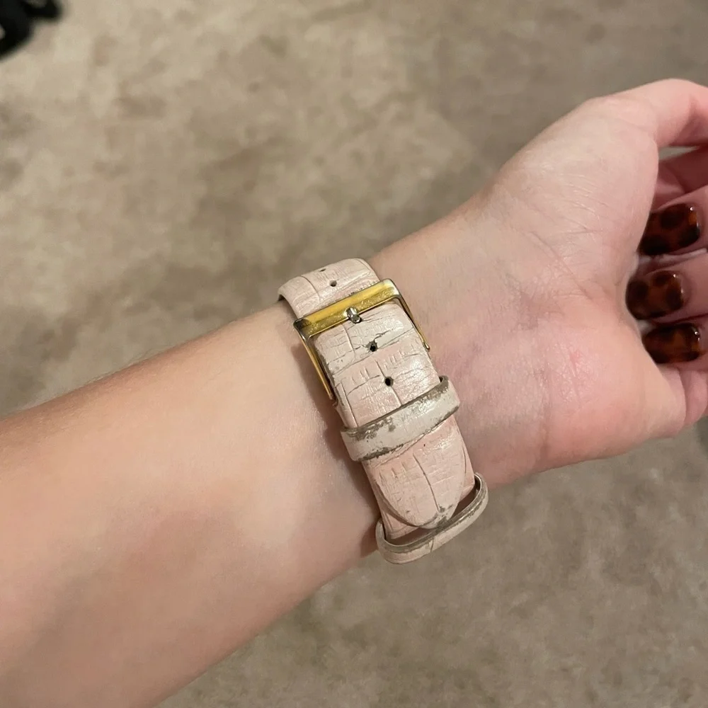Guess watch needs new batteries